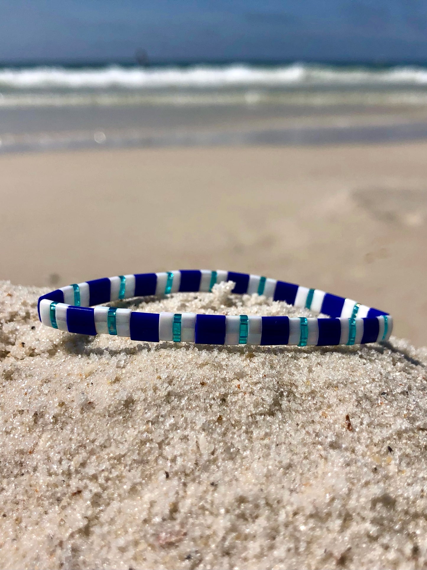 ‘Pool Tiles’ Tila Glass Bead Elastic Bracelet