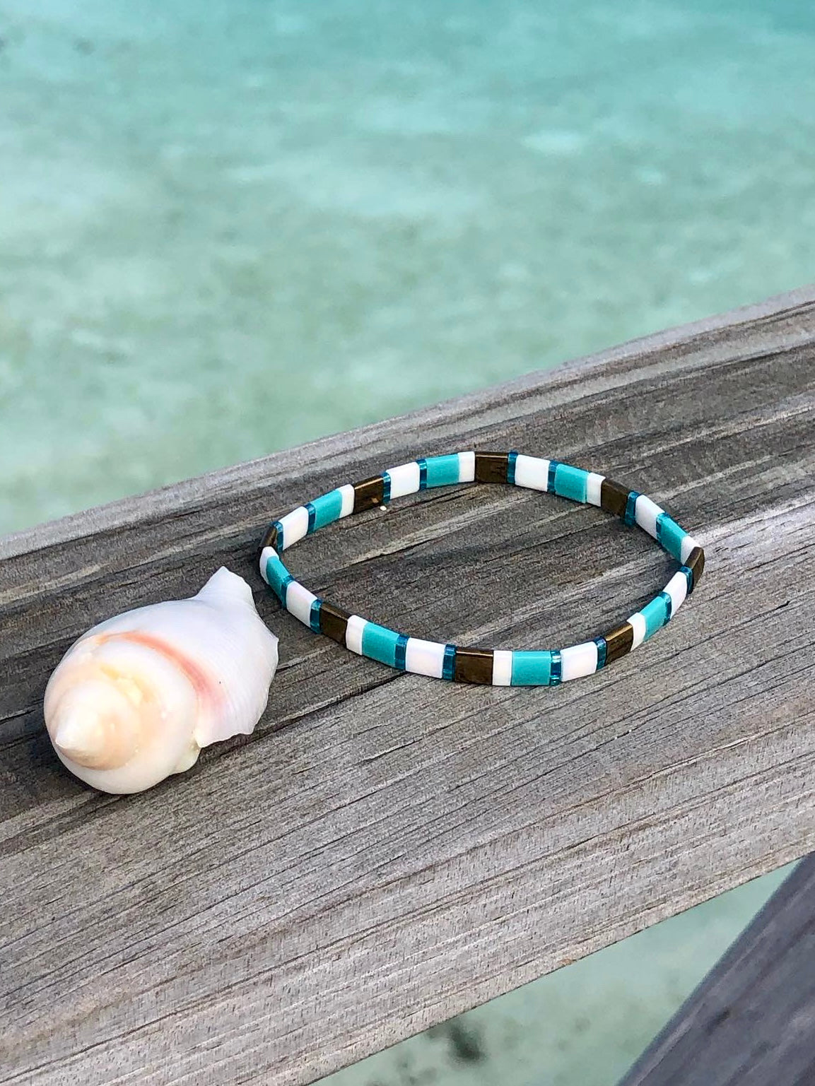 ‘Sea & Sand’ Tila Glass Bead Elastic Bracelet