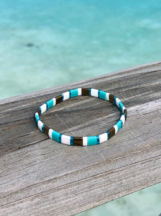 ‘Sea & Sand’ Tila Glass Bead Elastic Bracelet